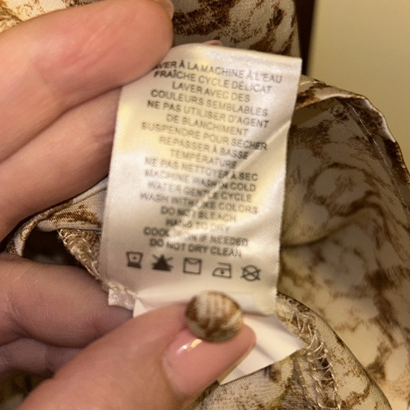 Rachel Zoe woman’s blouse. XL  Button front, collar, elastic wrists - Picture 4 of 6